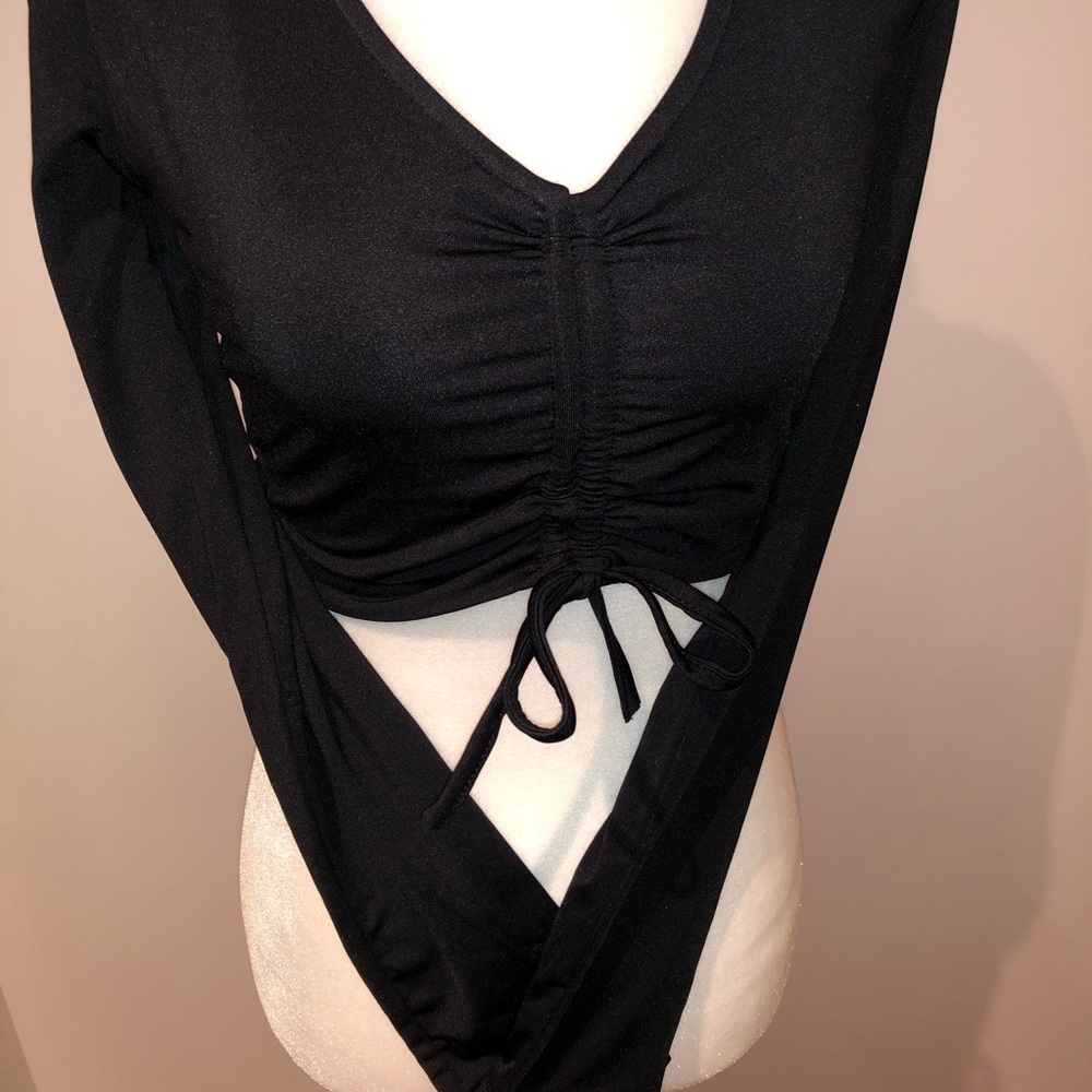 Black crop top - Picture 1 of 8